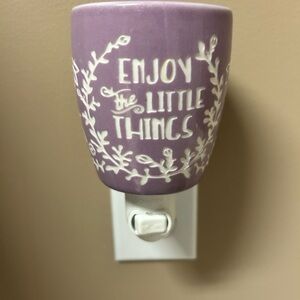 Purple scentsy mini warmer